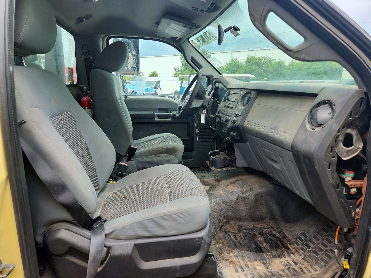 2011 Ford F550 Super Duty Dump Truck - Image 5