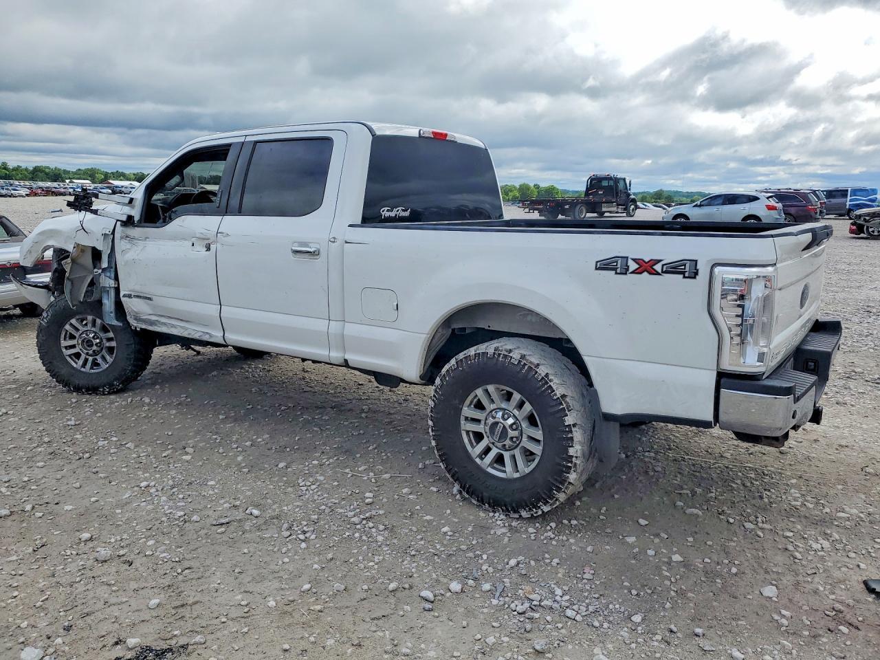 2019 Ford F250 Super Duty - Фото 2