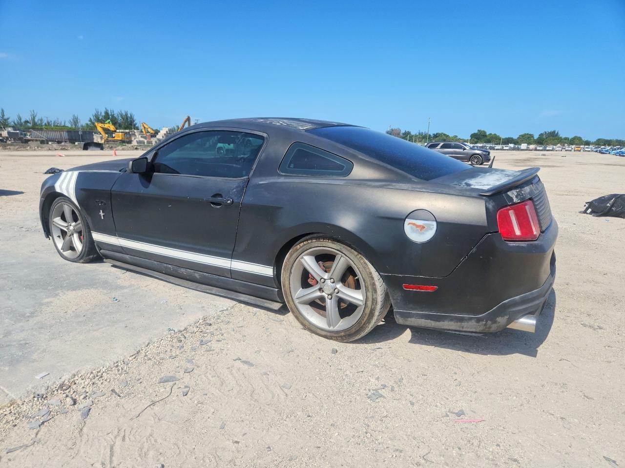 2010 Ford Mustang - Image 2