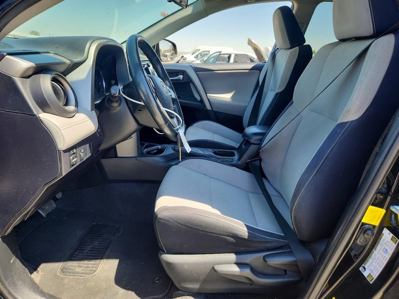 2016 Toyota Rav4 Xle - Image 7