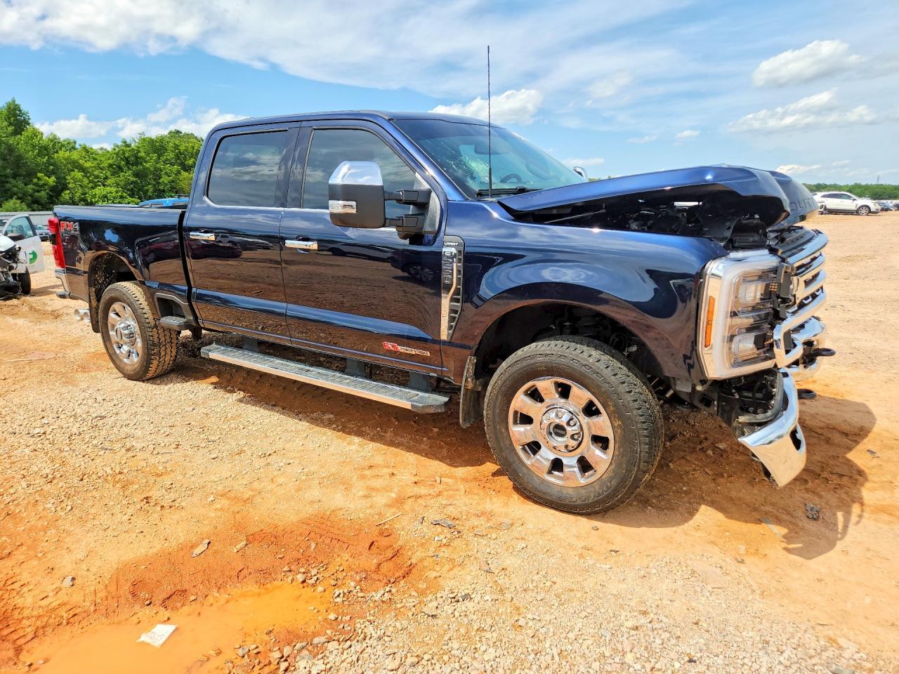 2025 Ford F250 Super Duty - Фото 4