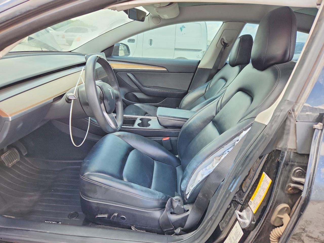 2023 Tesla Model 3 - Image 7
