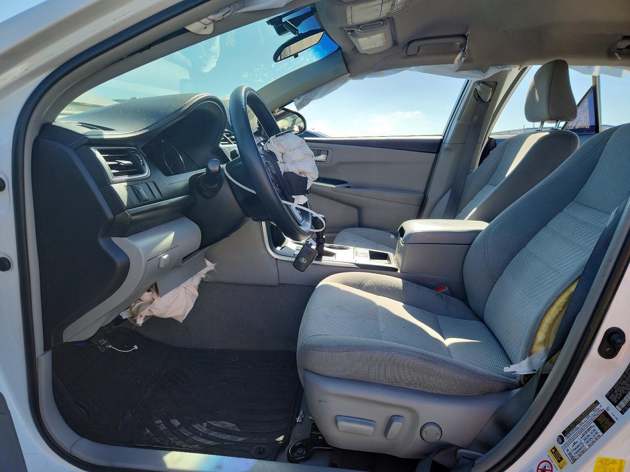 2016 Toyota Camry Hybrid Le - Фото 7