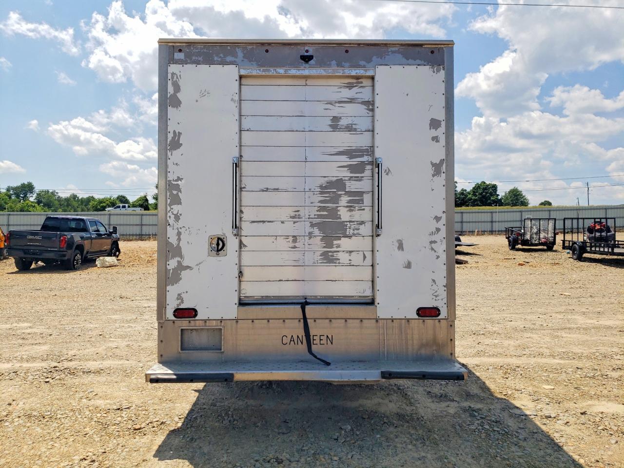 2017 Chevrolet Express Refrigerated Box Truck - Фото 6