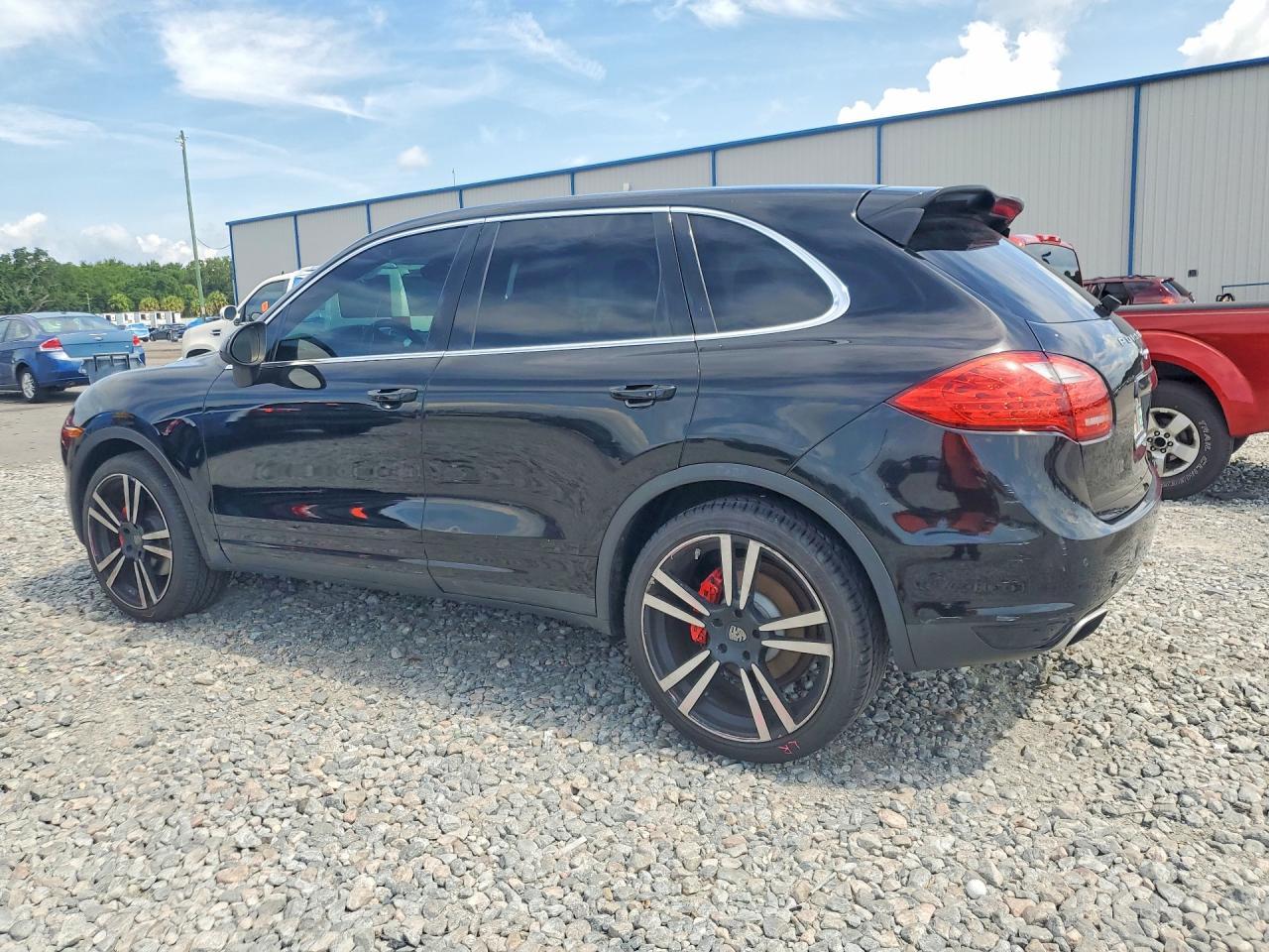 2013 Porsche Cayenne - Image 2