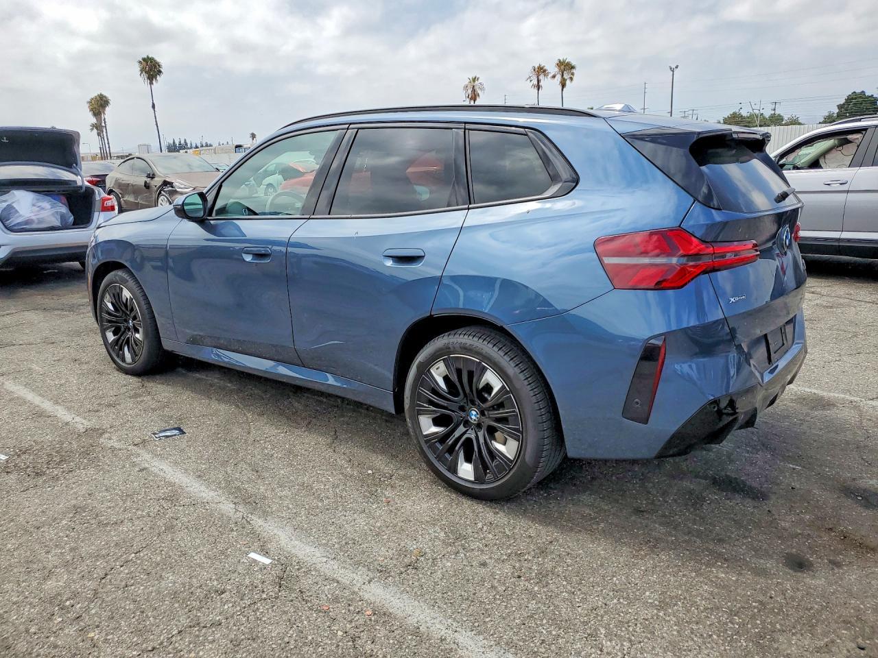 2025 BMW X3 30 xDrive - Image 2