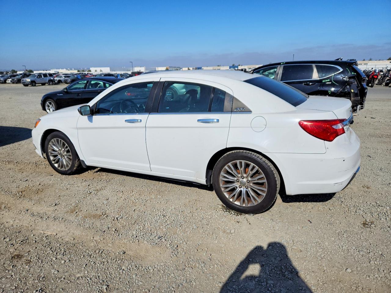 2013 Chrysler 200 Limited - Фото 2