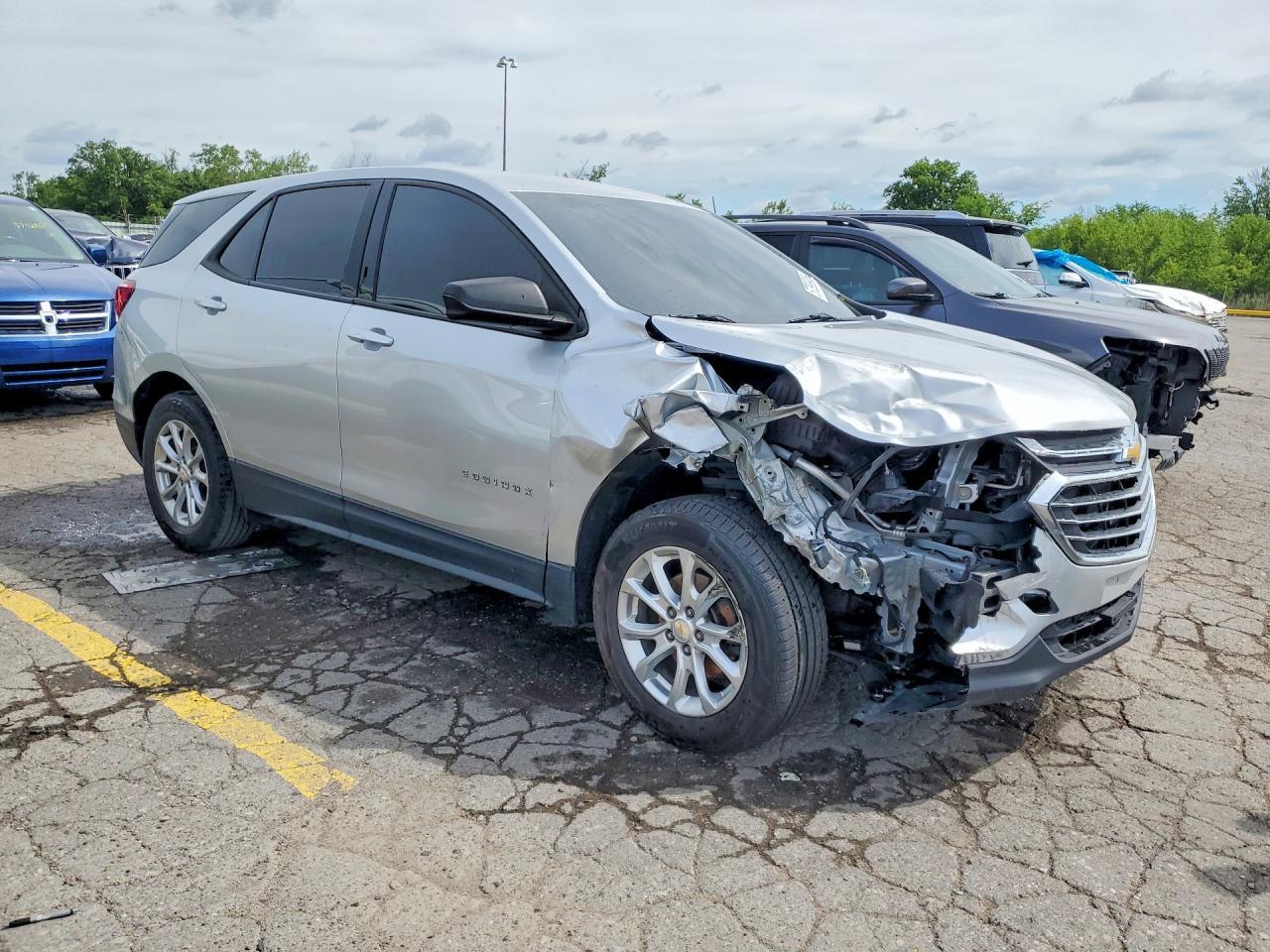 2019 Chevrolet Equinox Ls - Фото 4