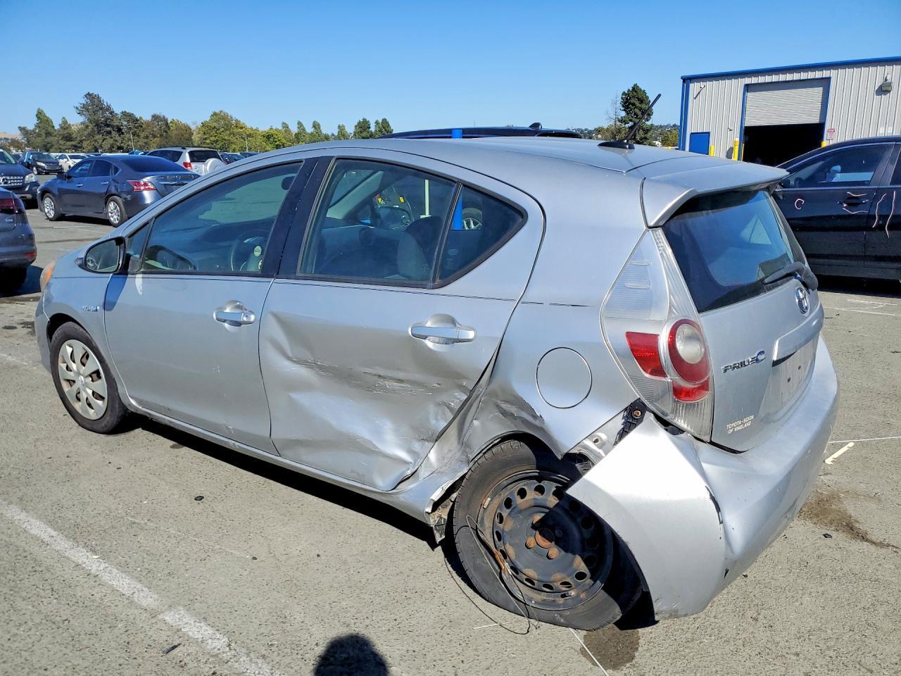 2012 Toyota Prius C Three - Фото 2