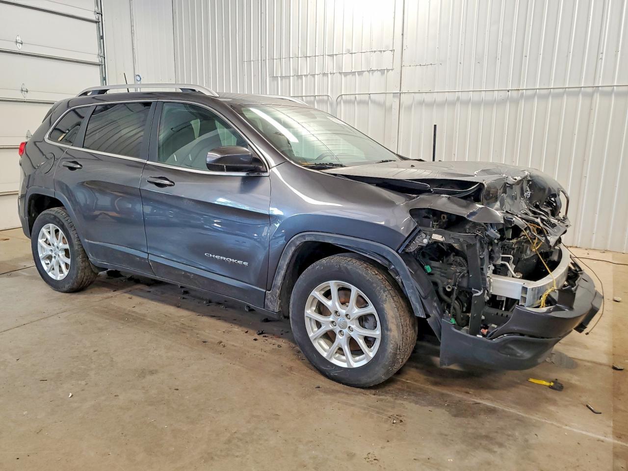 2016 Jeep Cherokee Latitude - Фото 4