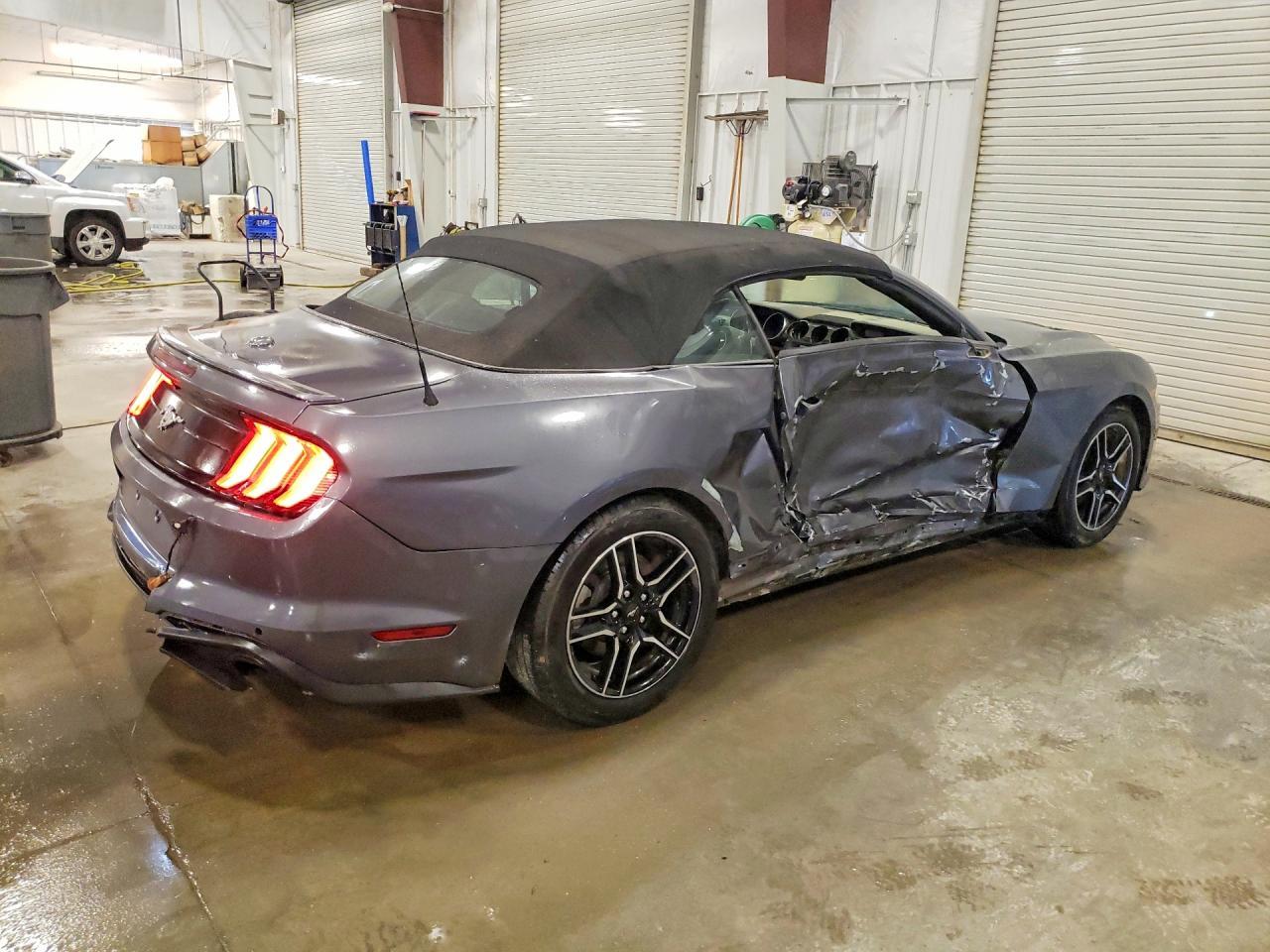 2022 Ford Mustang - Image 3