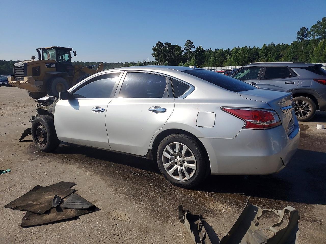 2015 Nissan Altima 2.5 S - Фото 2