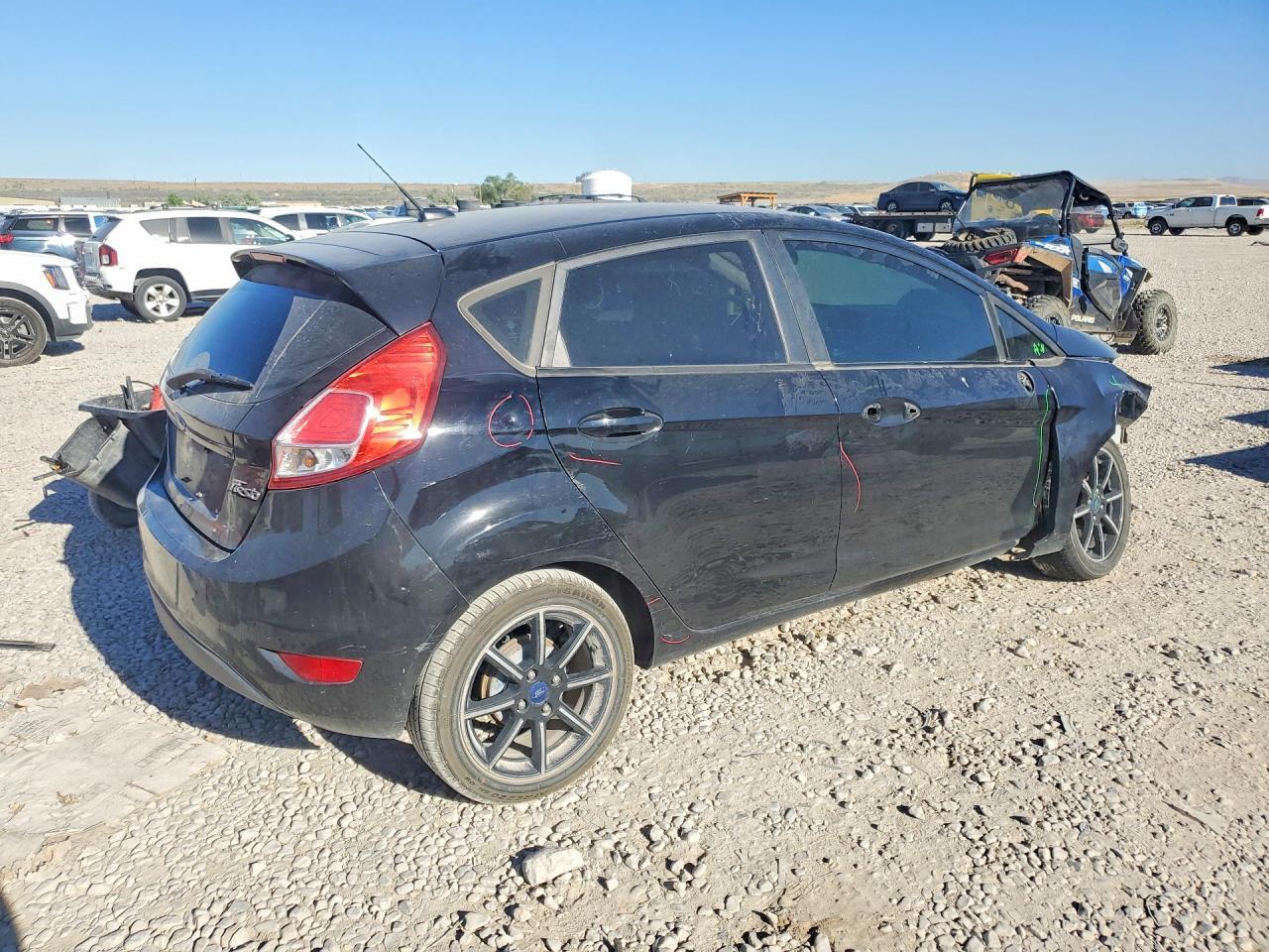 2016 Ford Fiesta Se - Фото 3