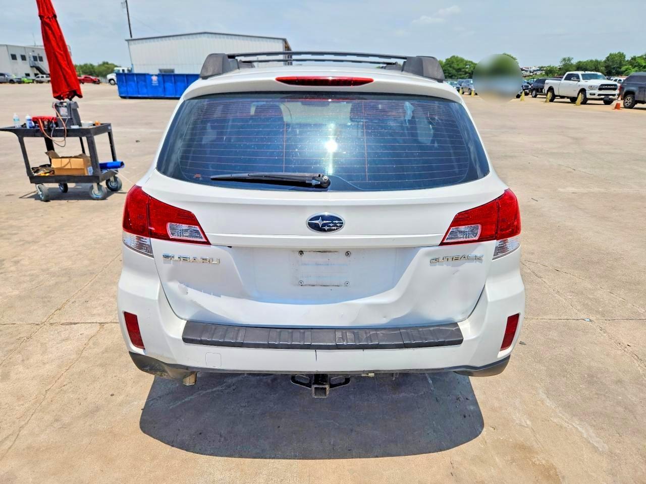 2011 Subaru Outback 2.5I - Фото 6