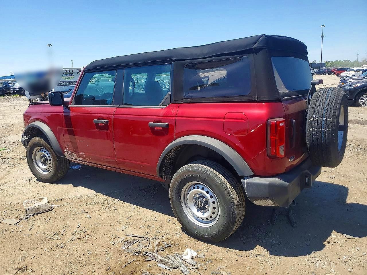 2025 Ford Bronco - Image 2