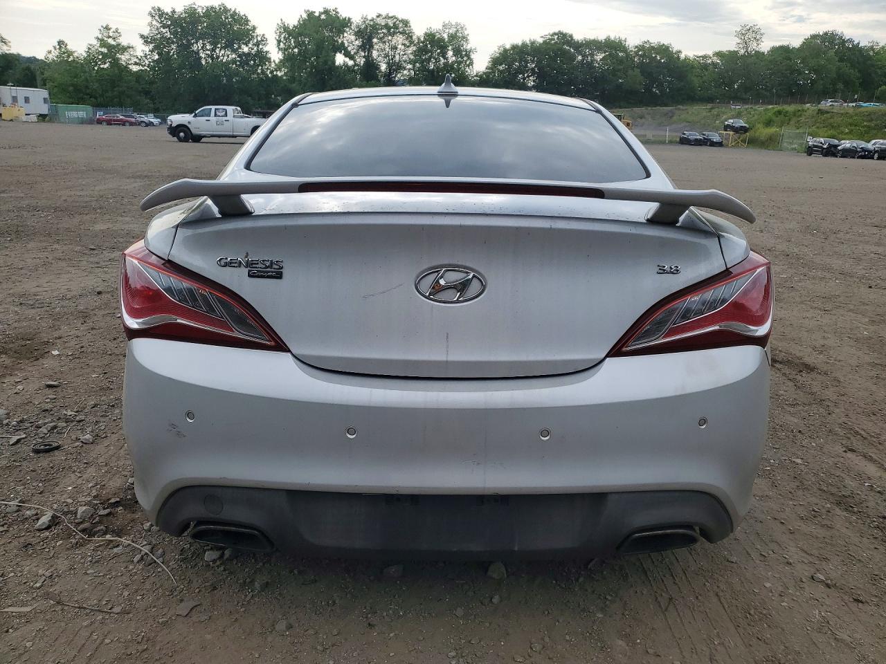 2015 Hyundai Genesis Coupe 3.8 Ultimate - Image 6
