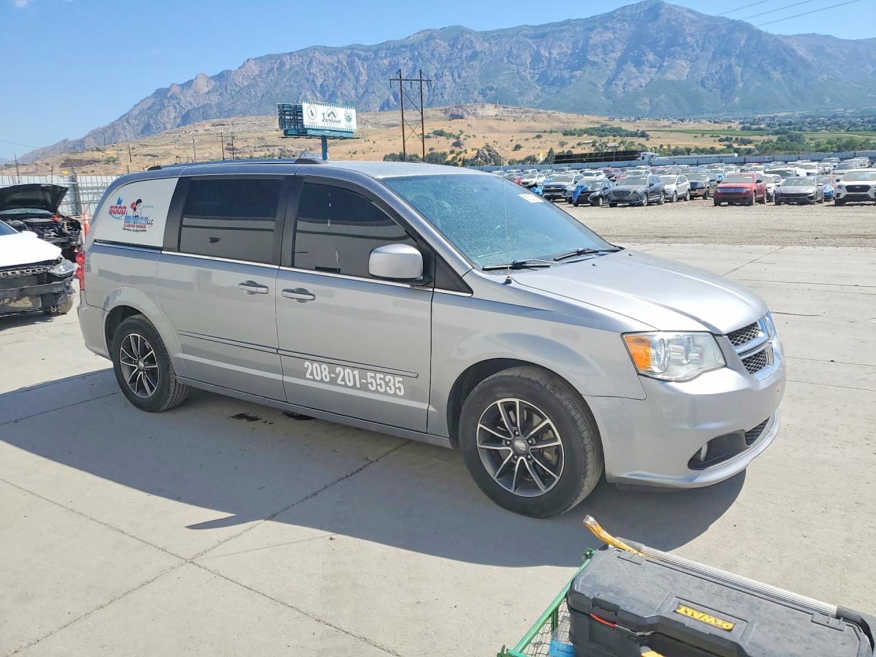 2017 Dodge Grand Caravan Sxt - Image 4
