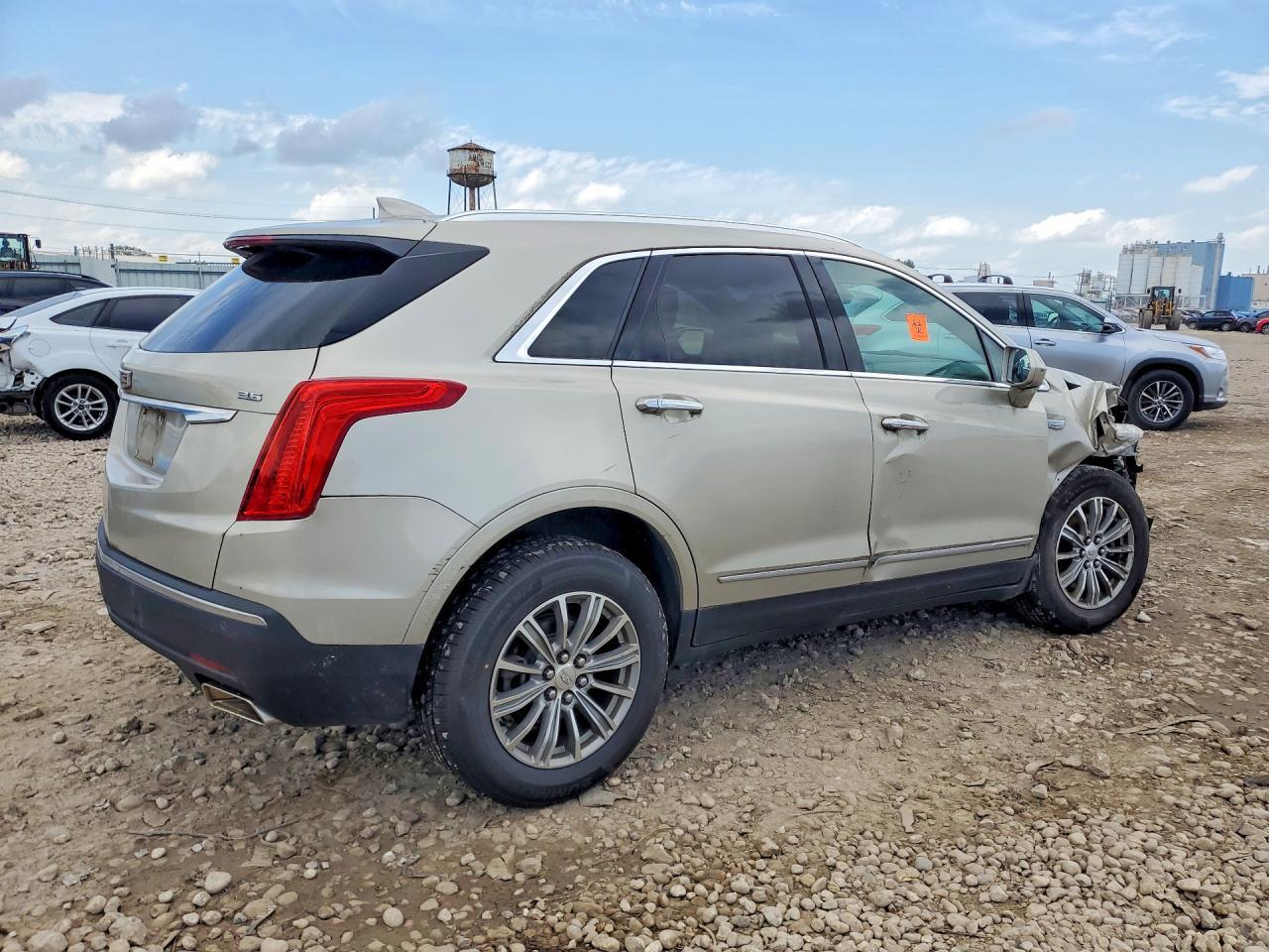 2017 Cadillac Xt5 Luxury - Фото 3