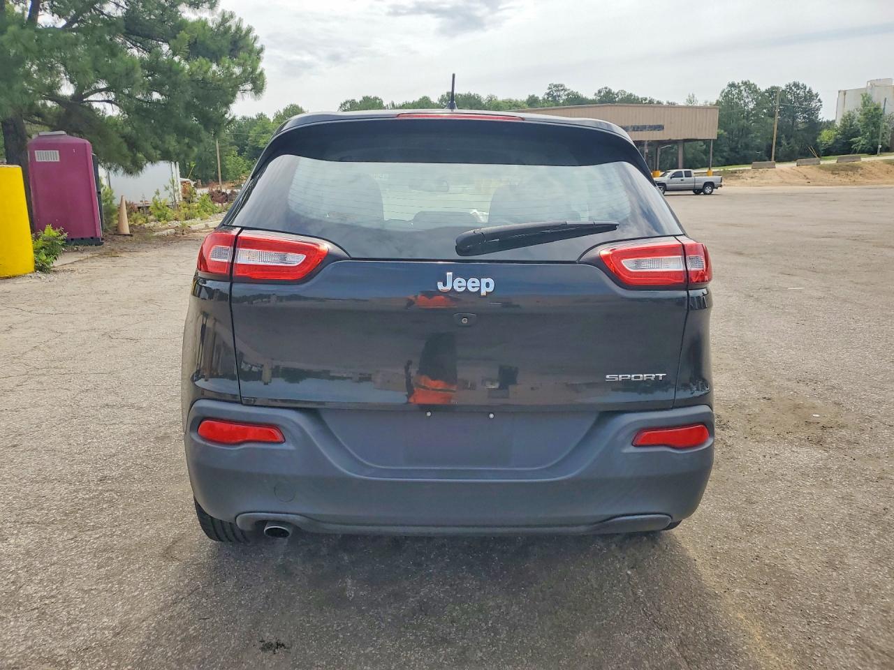 2016 Jeep Cherokee Sport - Фото 6