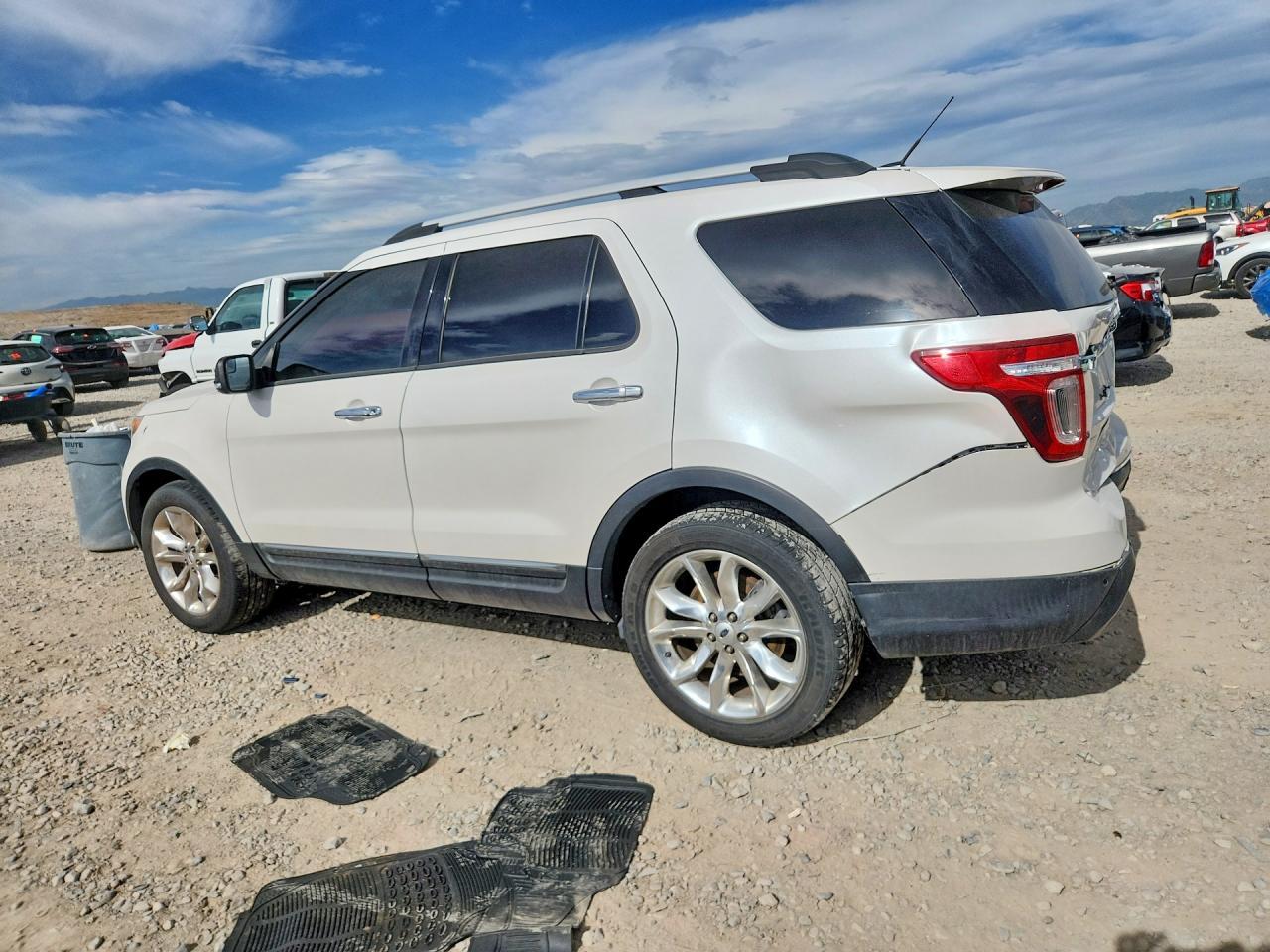 2015 Ford Explorer Xlt - Image 2