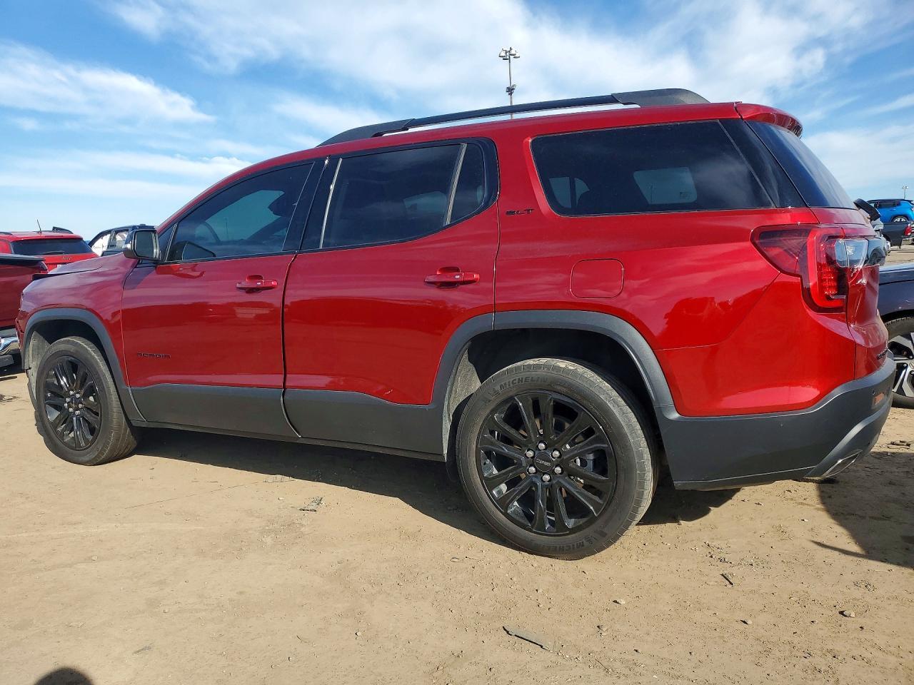 2023 GMC Acadia Slt - Image 2