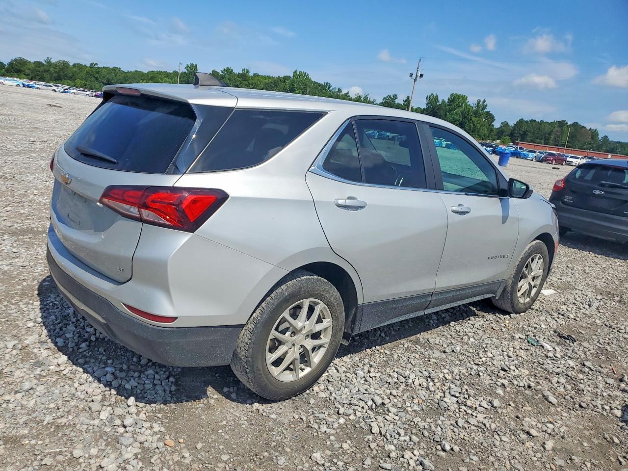 2022 Chevrolet Equinox Lt - Фото 3