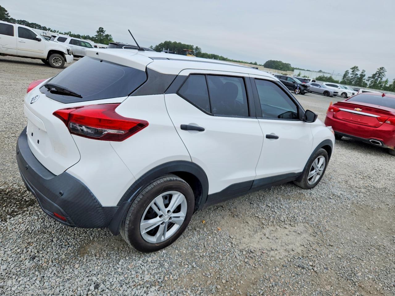 2020 Nissan Kicks S - Image 3