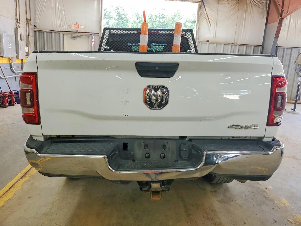 2024 Ram 3500 Tradesman - Фото 6