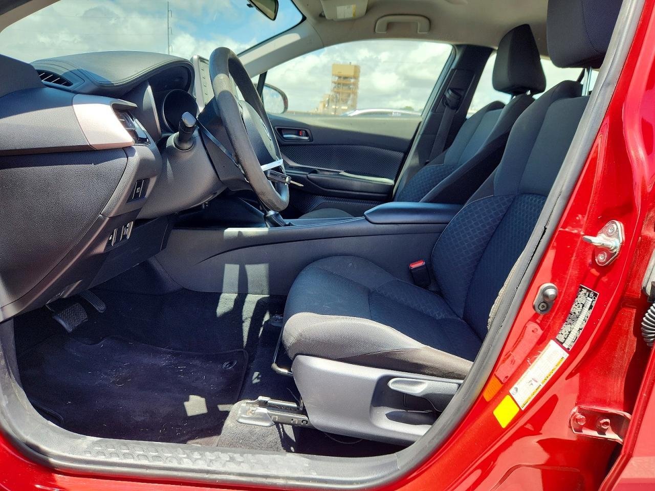 2020 Toyota C-Hr Le - Image 7