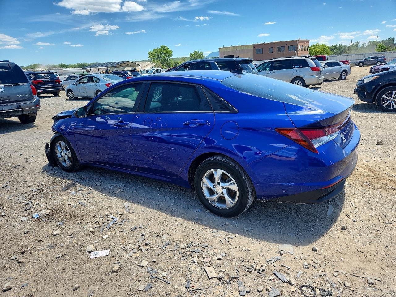 2023 Hyundai Elantra Se - Фото 2