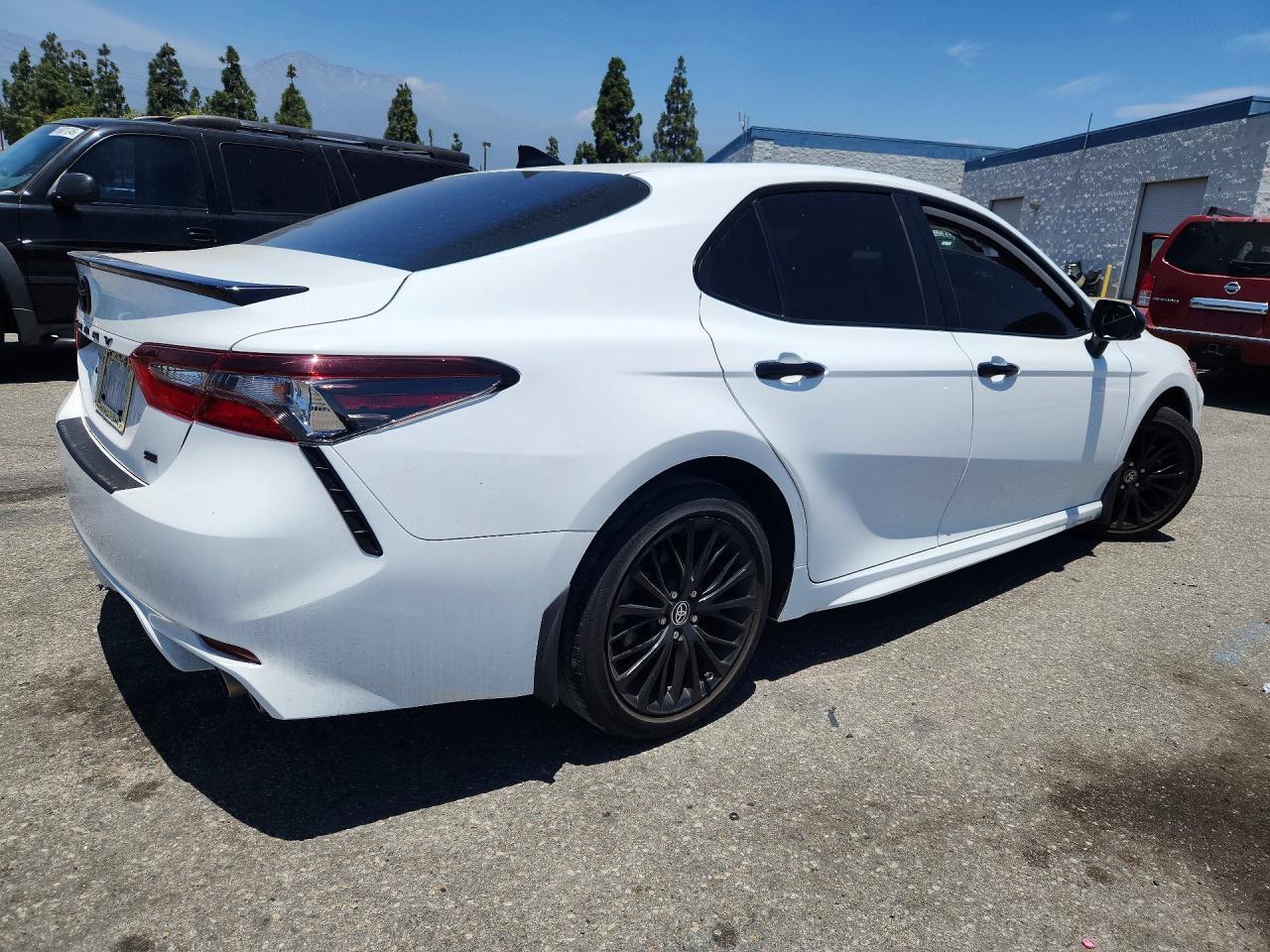 2021 Toyota Camry Se Nightshade - Фото 3