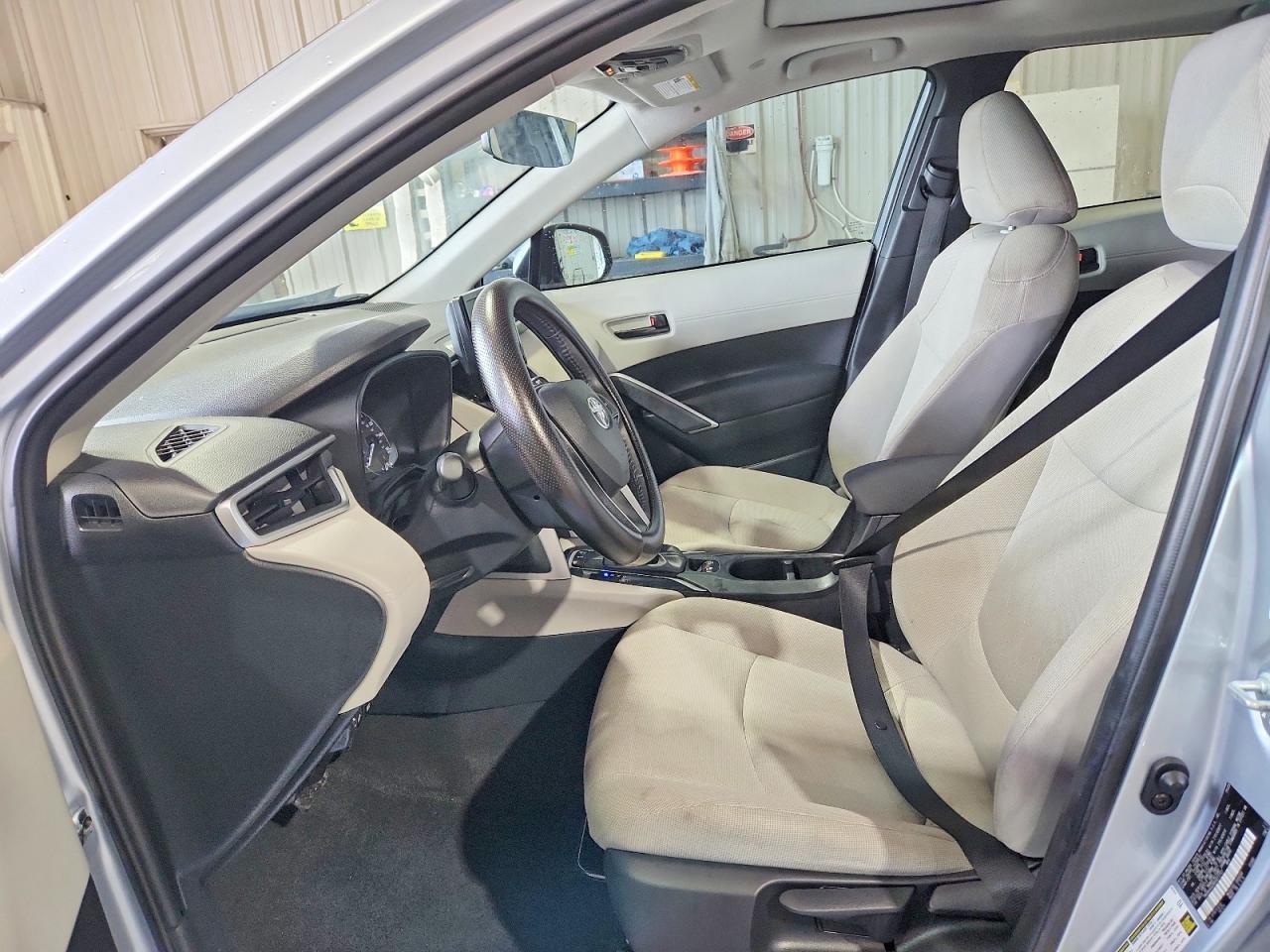 2024 Toyota Corolla Cross Le - Фото 7
