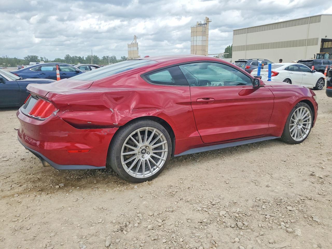 2015 Ford Mustang - Фото 3