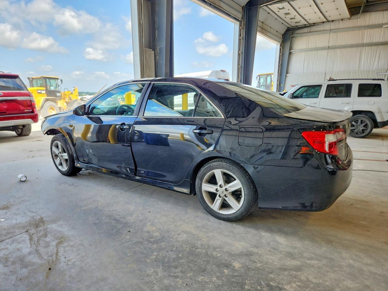 2012 Toyota Camry Se - Фото 2
