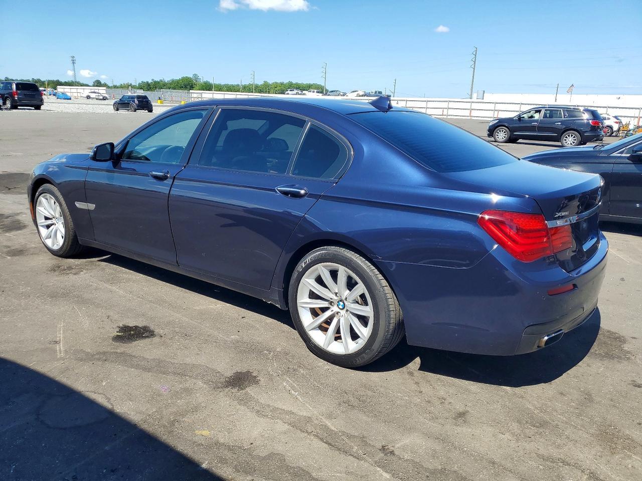 2014 BMW 750 Lxi - Фото 2