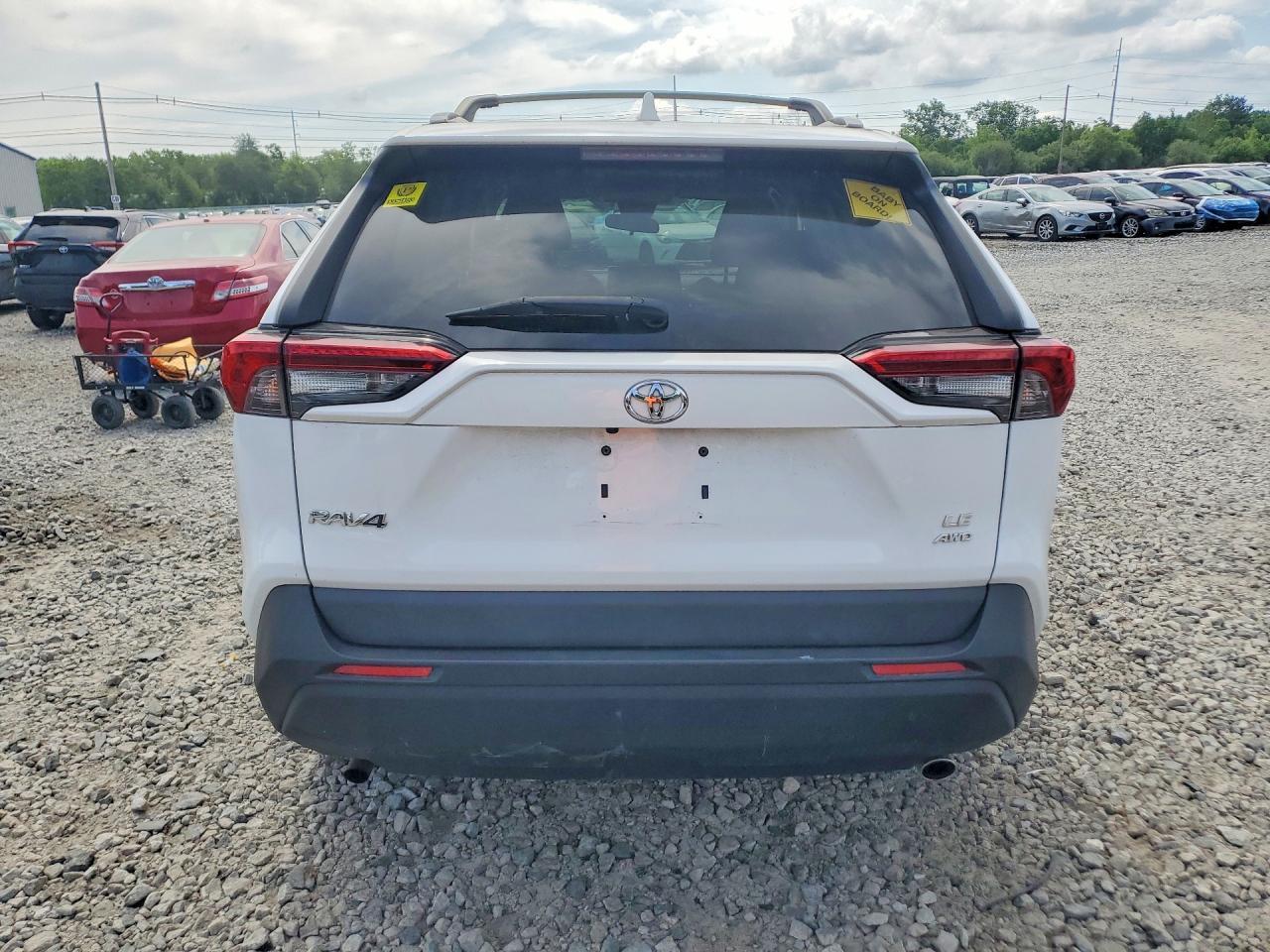 2020 Toyota Rav4 Le - Фото 6