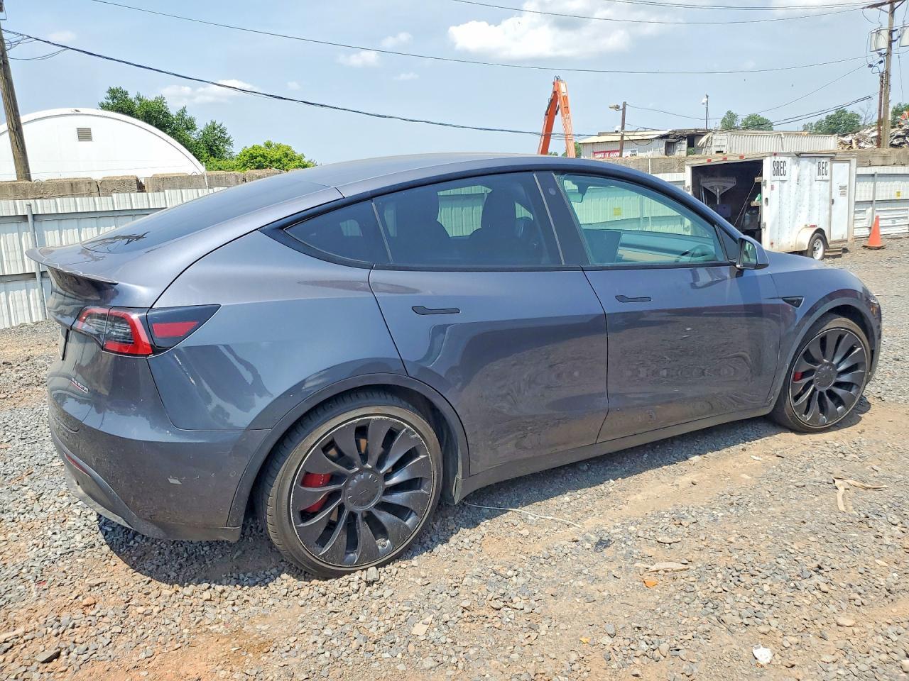 2022 Tesla Model Y - Image 3