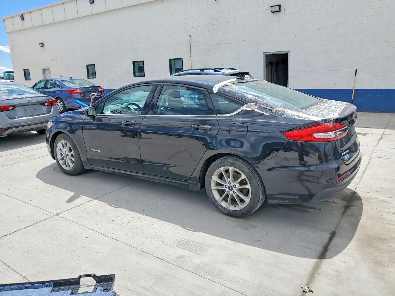 2019 Ford Fusion Se - Image 2