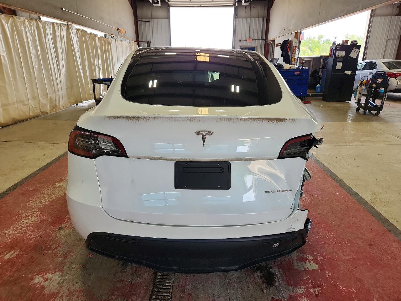 2023 Tesla Model Y - Фото 6
