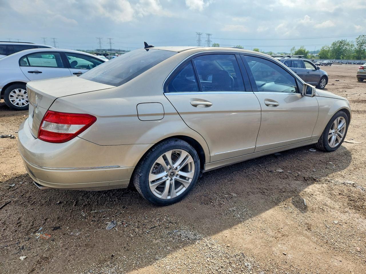 2011 Mercedes-Benz C 300 - Фото 3