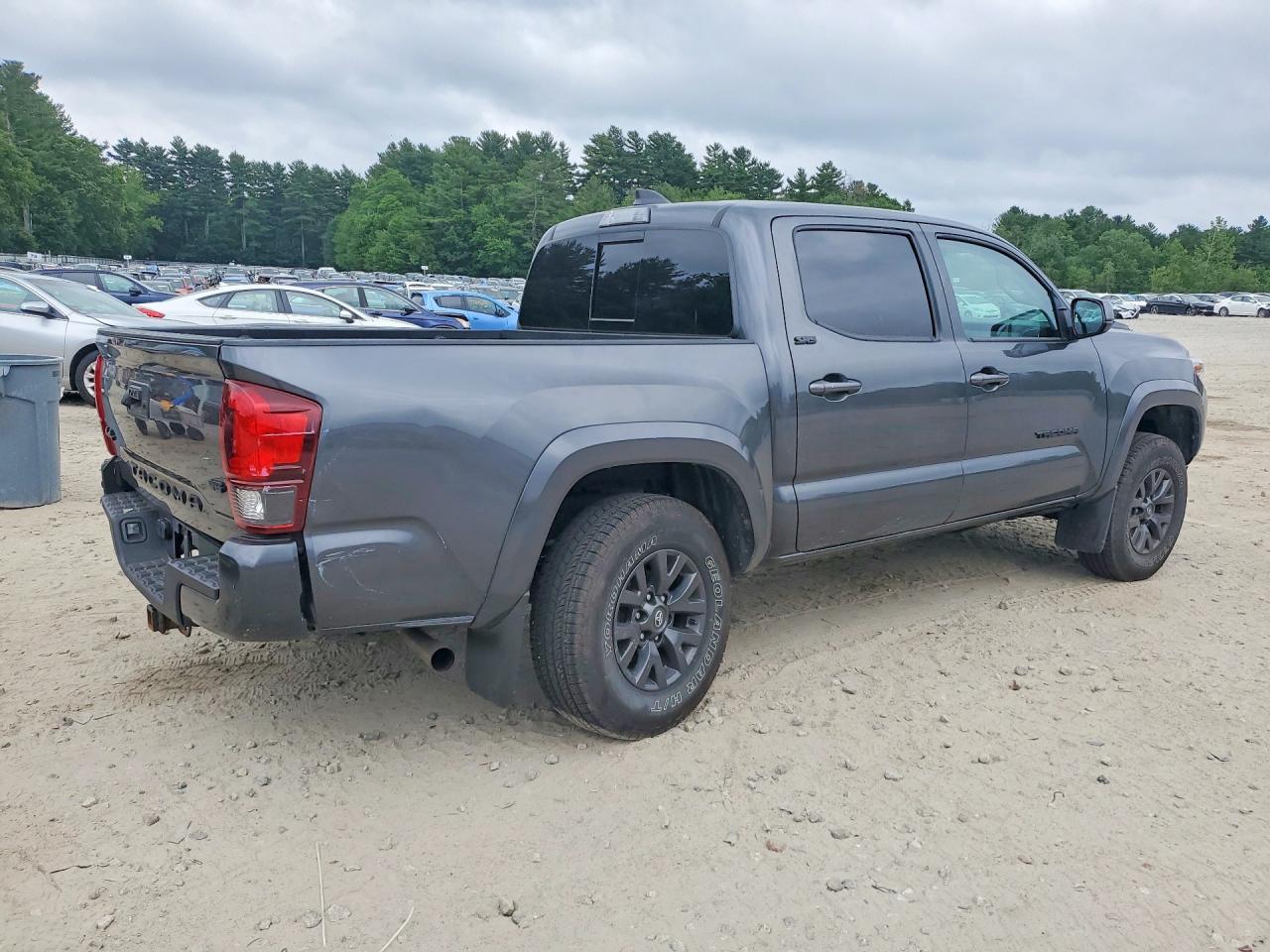 2022 Toyota Tacoma Sr5 V6 - Image 3