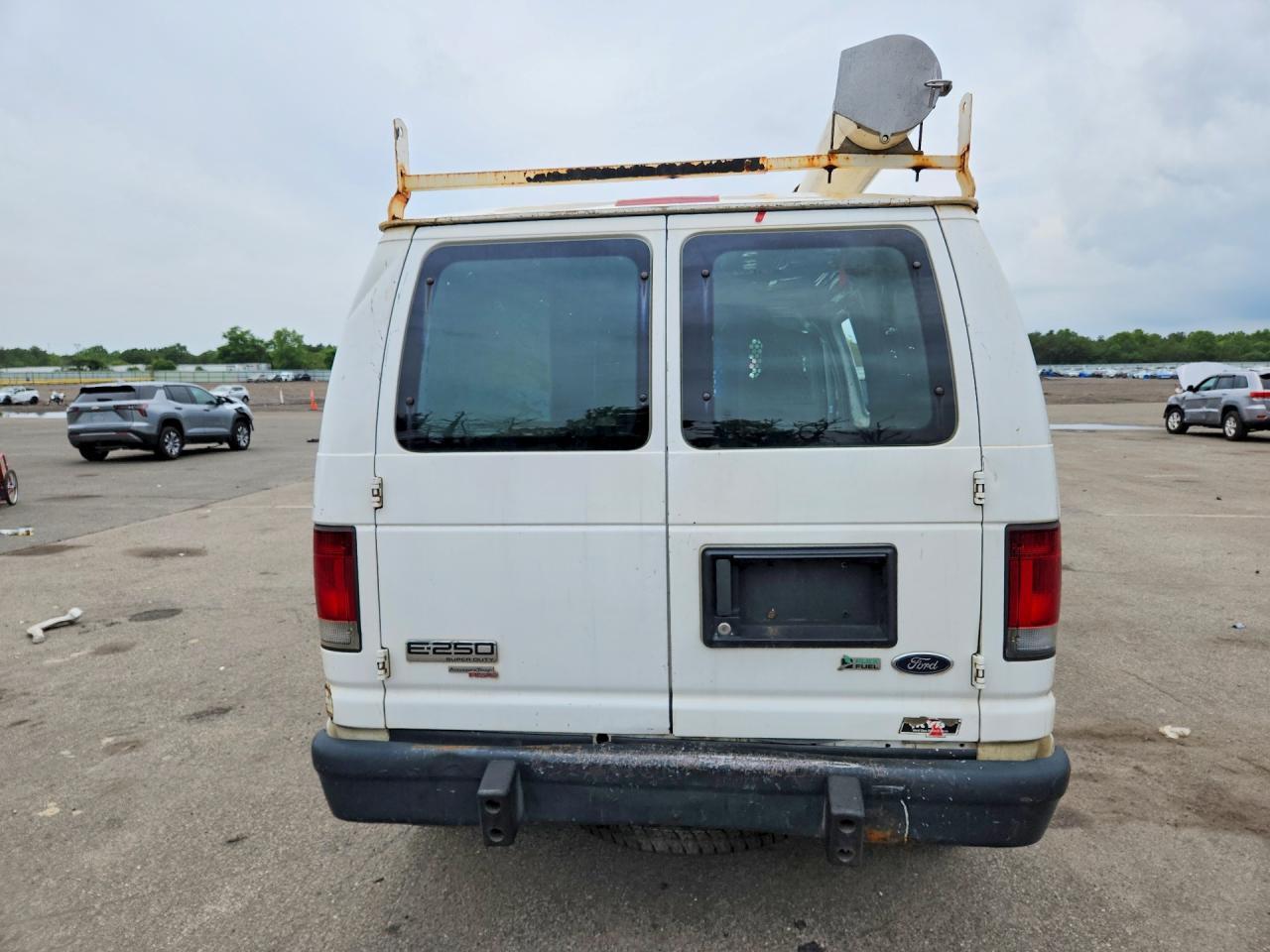 2012 Ford E250 Delivery Van - Фото 6