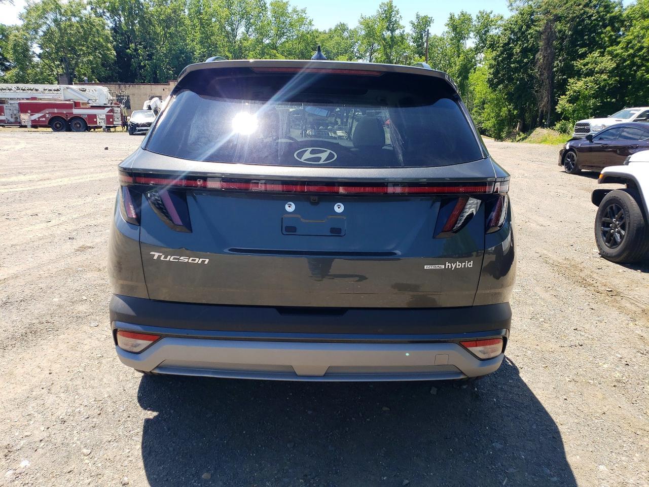 2025 Hyundai Tucson Hybrid Limited - Image 6