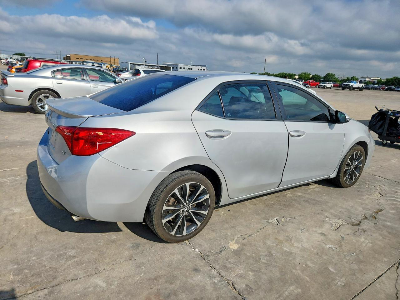 2019 Toyota Corolla Se - Фото 3