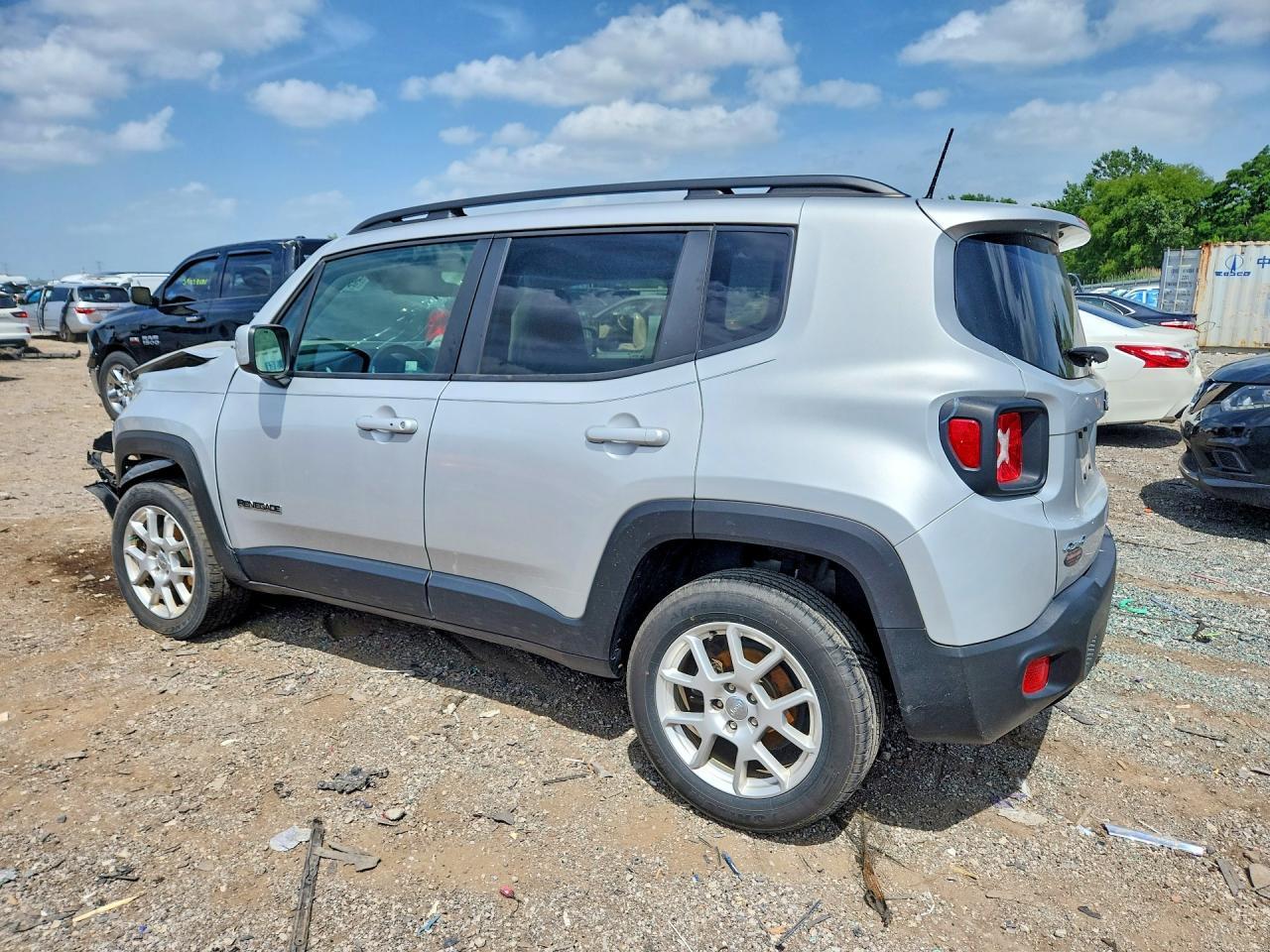 2019 Jeep Renegade Latitude - Фото 2