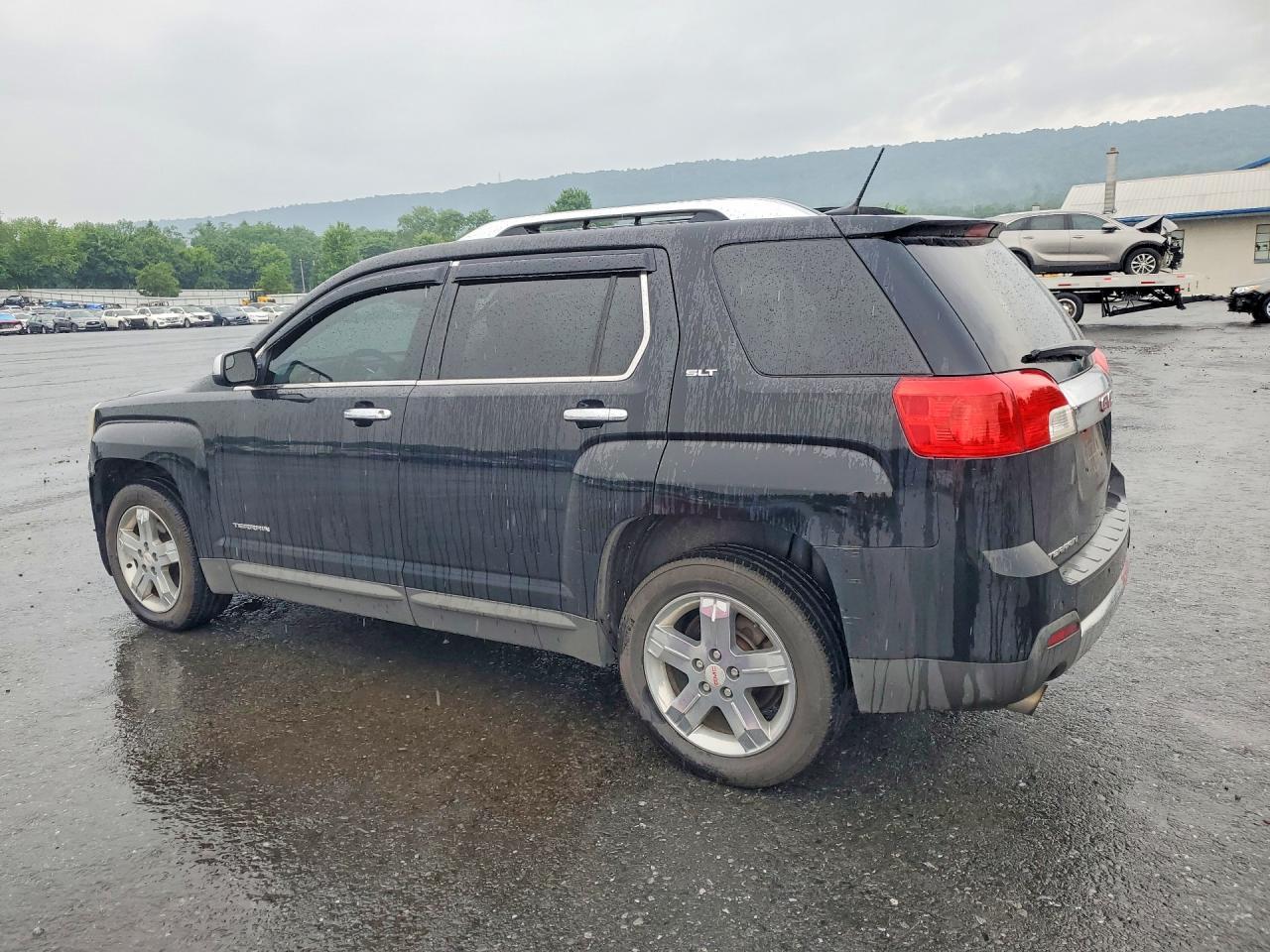 2013 GMC Terrain Slt - Image 2
