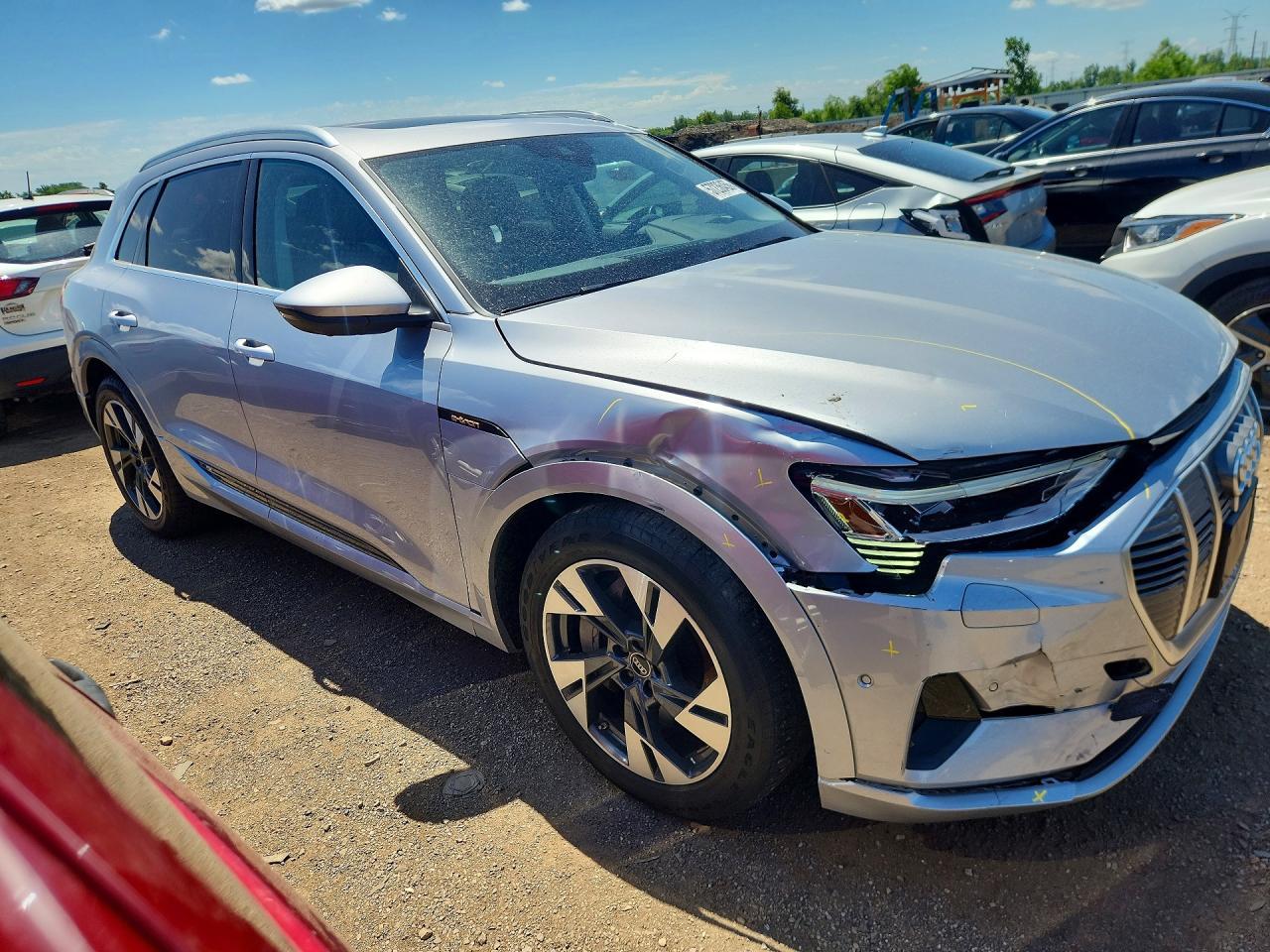2022 Audi E-Tron Premium Plus - Фото 4
