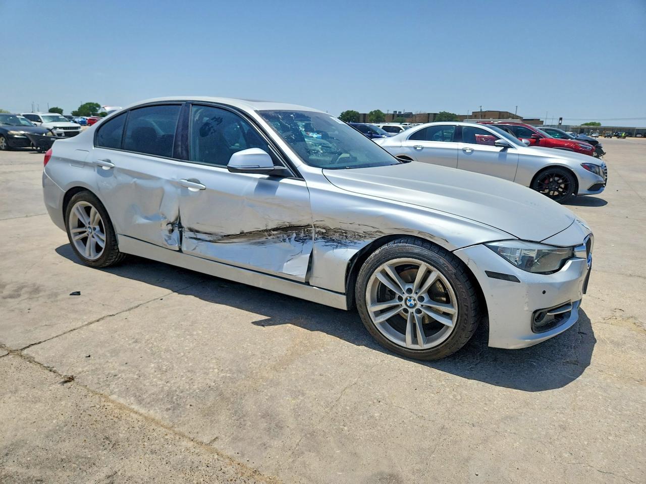 2016 BMW 320 I - Image 4