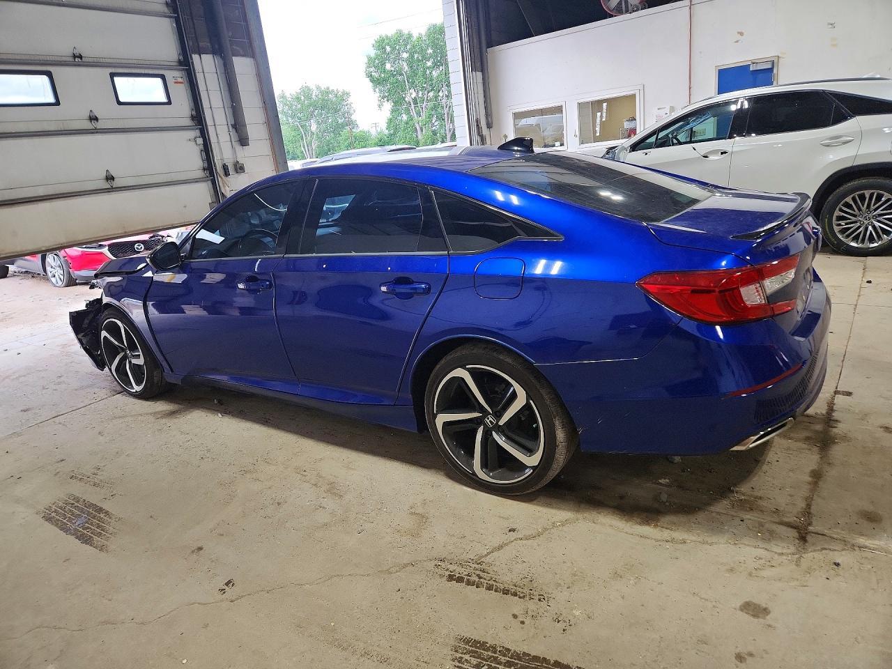 2022 Honda Accord Sport - Фото 2