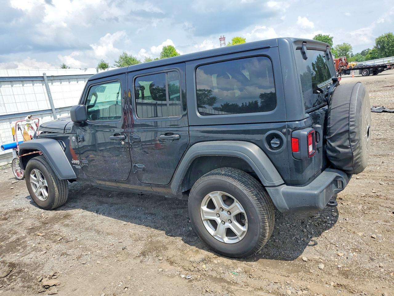 2021 Jeep Wrangler Unlimited Sport - Фото 2